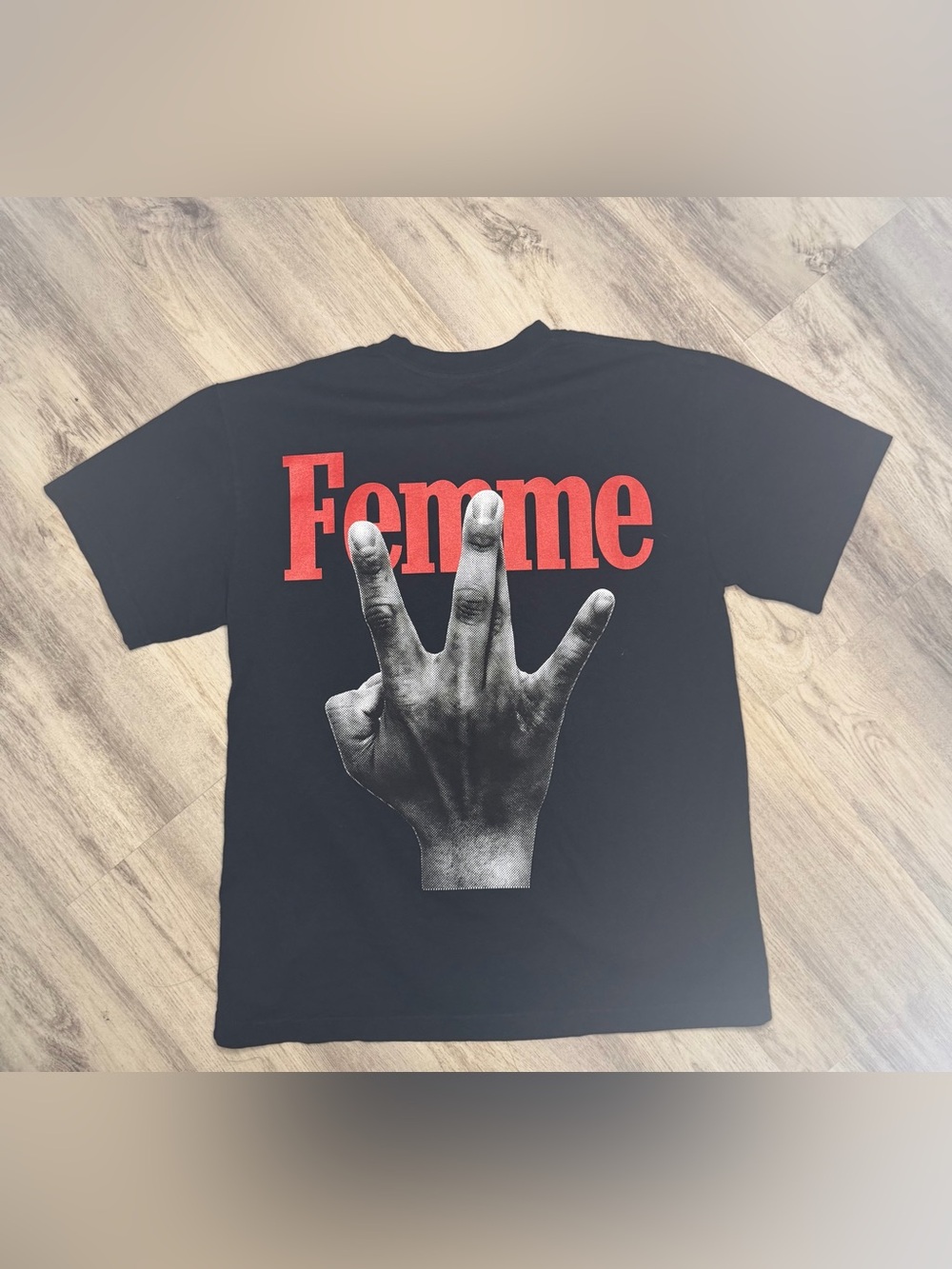 Homme Femme Size Small Twisted Finger Westside Tee New without Tag